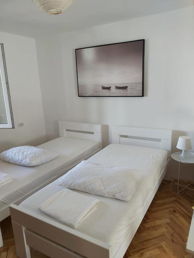 Beach House Valerija โรวานิสกา ภายนอก รูปภาพ