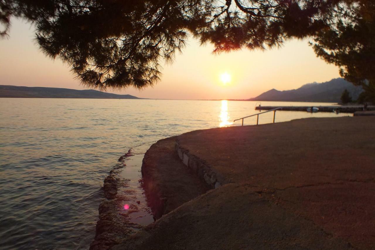 Beach House Valerija โรวานิสกา ภายนอก รูปภาพ